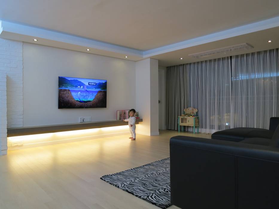 실용적인 수납과 공간활용 32py, 홍예디자인 홍예디자인 现代客厅設計點子、靈感 & 圖片