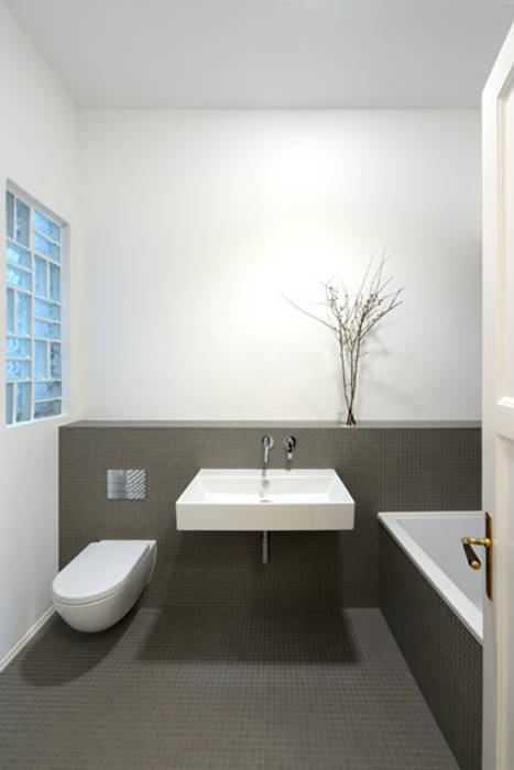 Bad Graues Mosaok Moderne Badezimmer Von Id Architektur Id