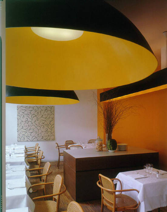 yellow room AG&F architetti غرفة السفرة