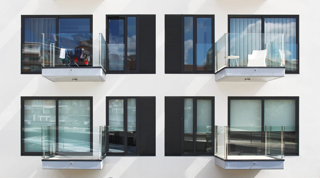 Edfício Quadra, Sónia Cruz - Arquitectura Sónia Cruz - Arquitectura Modern balcony, veranda & terrace