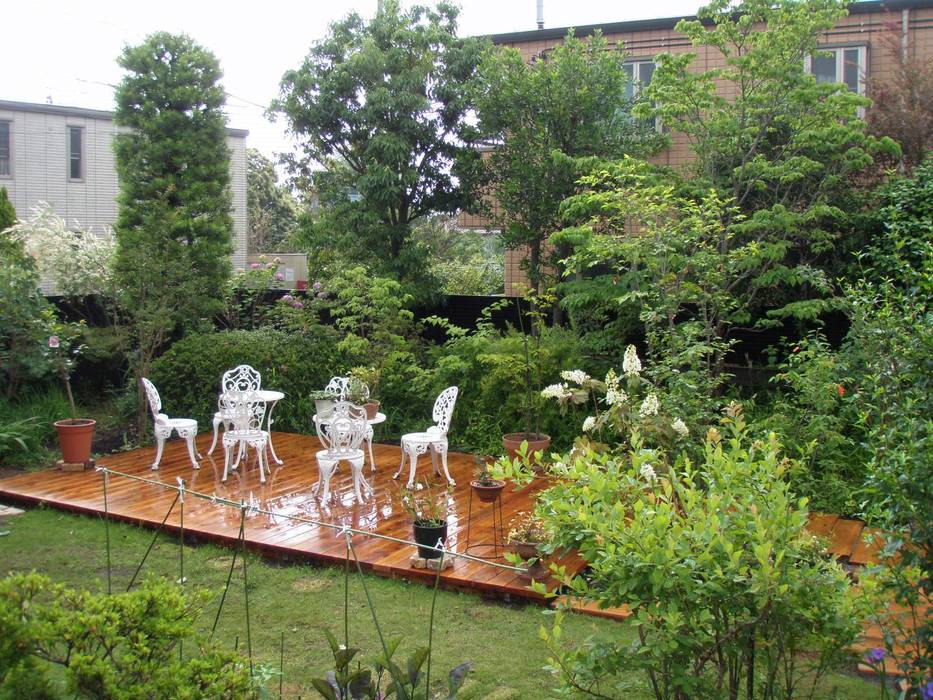テラスのある庭 ｜ Ｆｕｊｉｓａｗａ jardinier Kirikui オリジナルな 庭