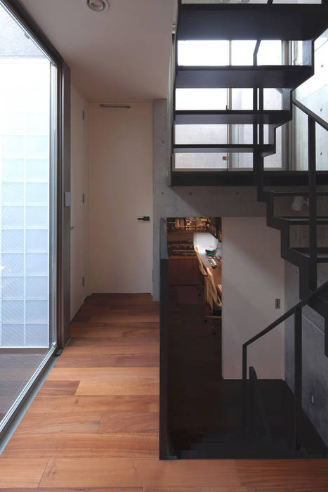 松原の家, Ｕ建築設計室 Ｕ建築設計室 Modern Corridor, Hallway and Staircase