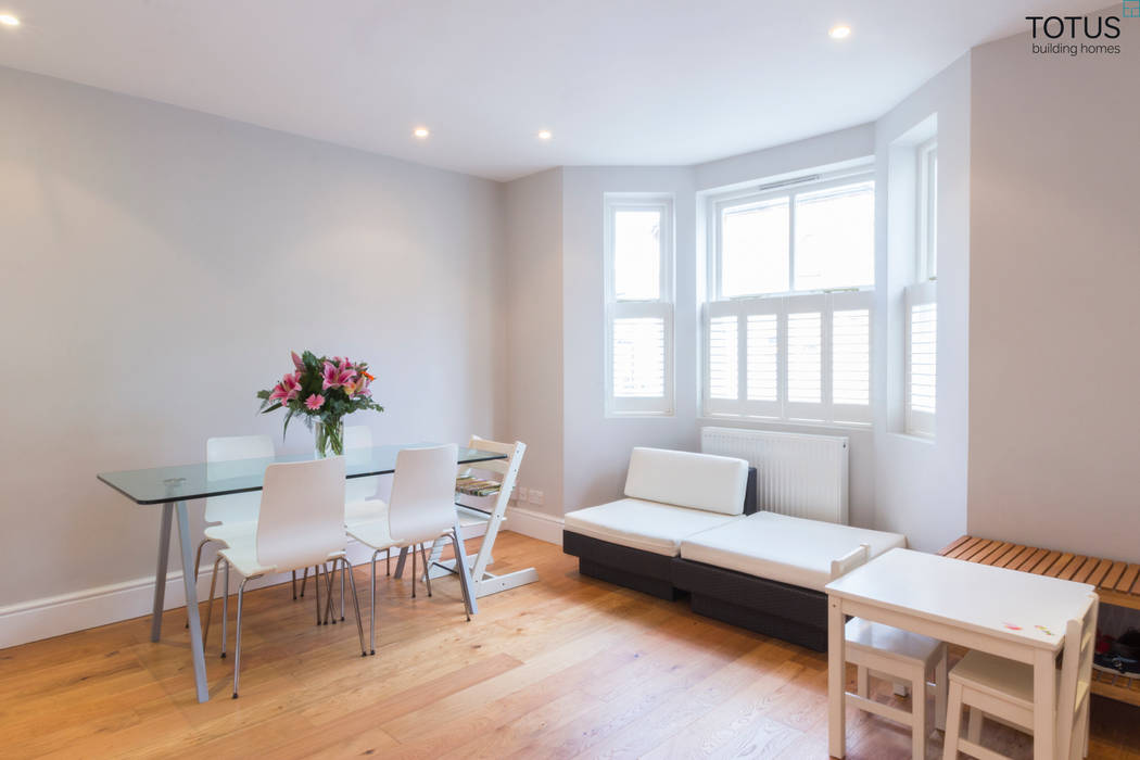 Basement with Light well, Clapham SW11, TOTUS TOTUS Modern living room