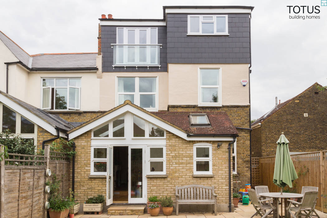 Loft Conversion, Sheen SW14, TOTUS TOTUS Balcones y terrazas de estilo moderno