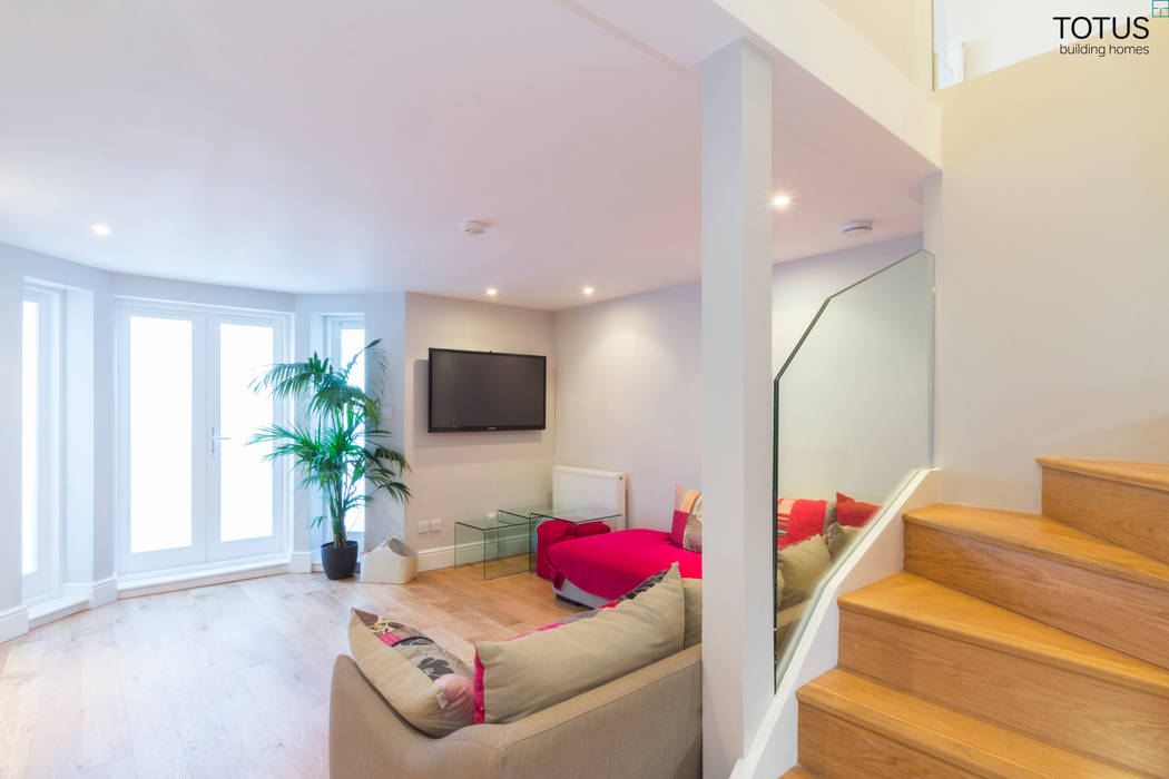 Basement with Light well, Clapham SW11, TOTUS TOTUS Modern Living Room