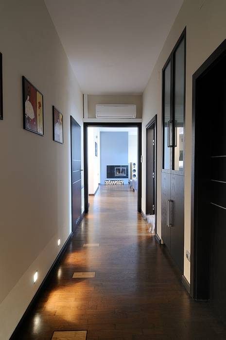 Apartament w sercu Krakowa , ARTEMA PRACOWANIA ARCHITEKTURY WNĘTRZ ARTEMA PRACOWANIA ARCHITEKTURY WNĘTRZ 모던스타일 복도, 현관 & 계단