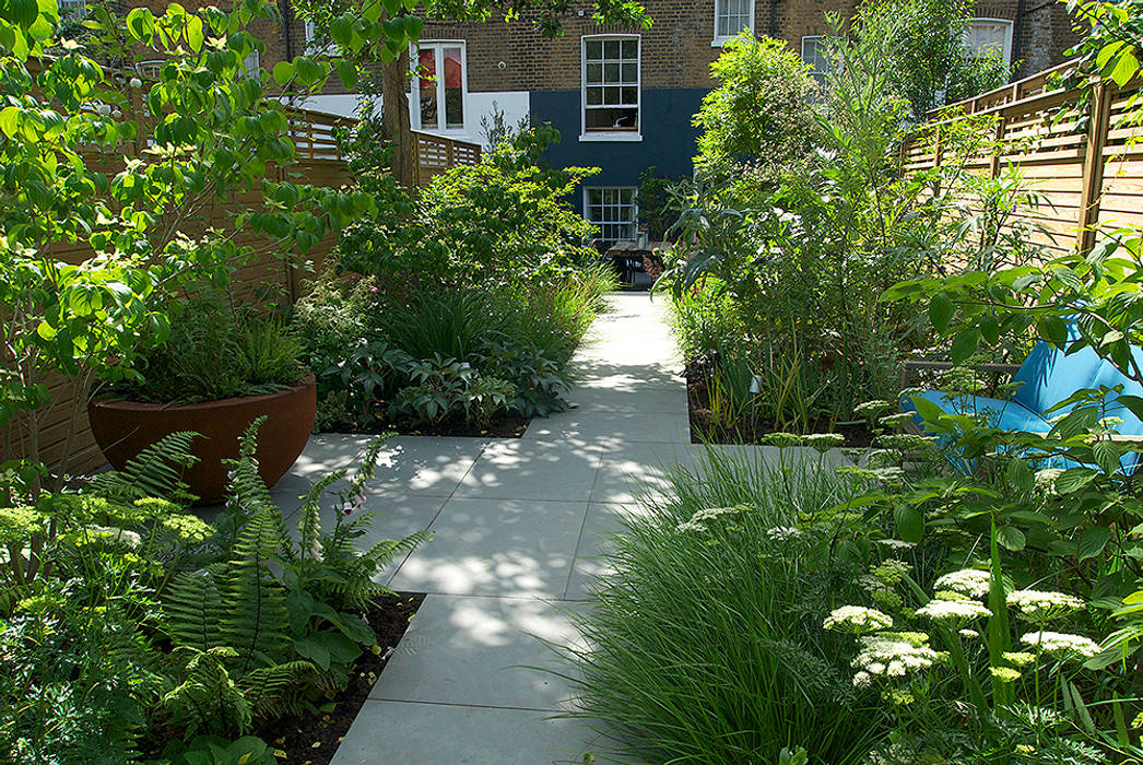 Contemporary Garden Design by London Based Garden Designer Josh Ward Josh Ward Garden Design Modern garden