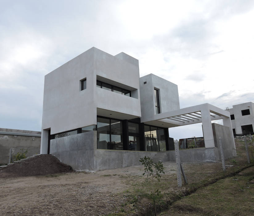 Casa LL, jose m zamora ARQ jose m zamora ARQ Rumah Minimalis