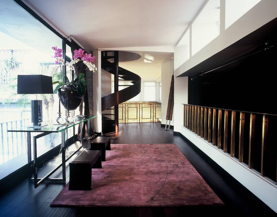 Satori Calvirugs Pasillos, vestíbulos y escaleras de estilo moderno Seda Amarillo Accesorios y decoración