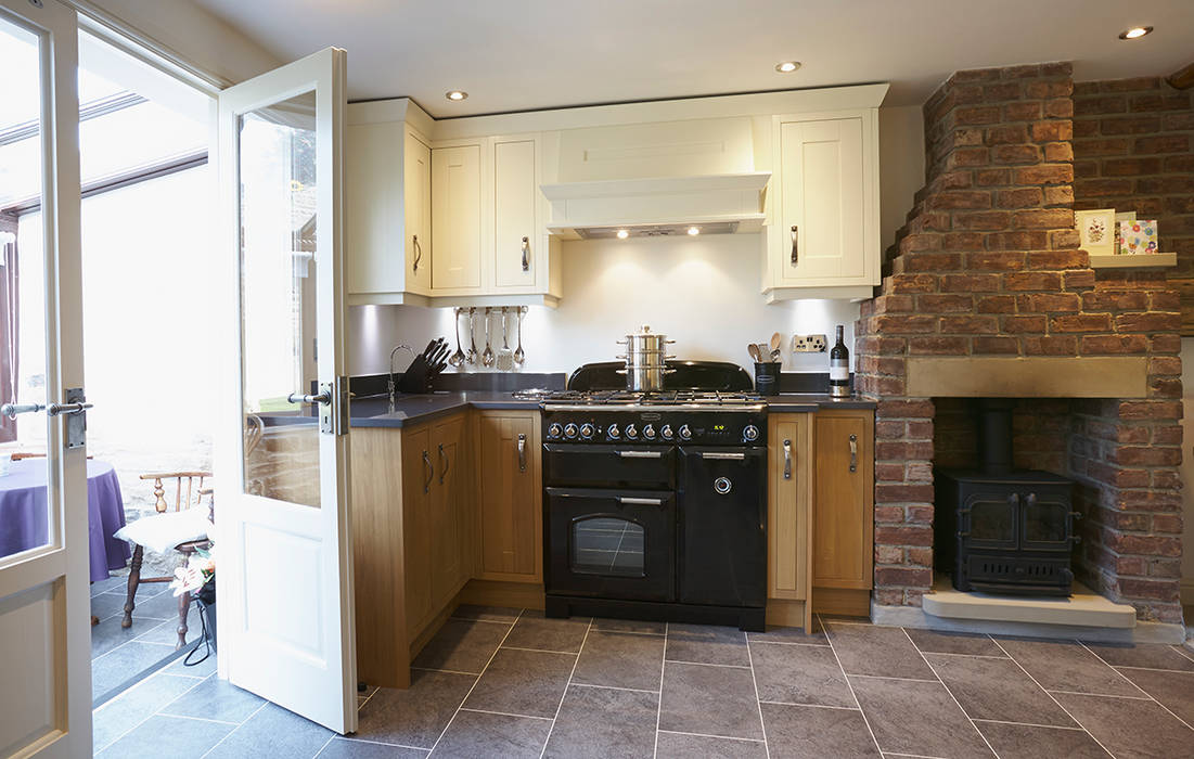 Traditional Kitchen In Bradford At Tong Village Classic Style Kitchen By Twenty 5 Design Classic Homify