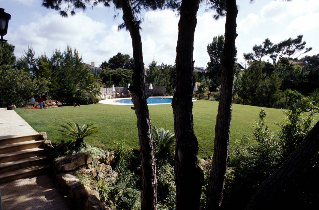 Mediterranean style garden by Ceregeiro-Arquitectura Paisagista Mediterranean