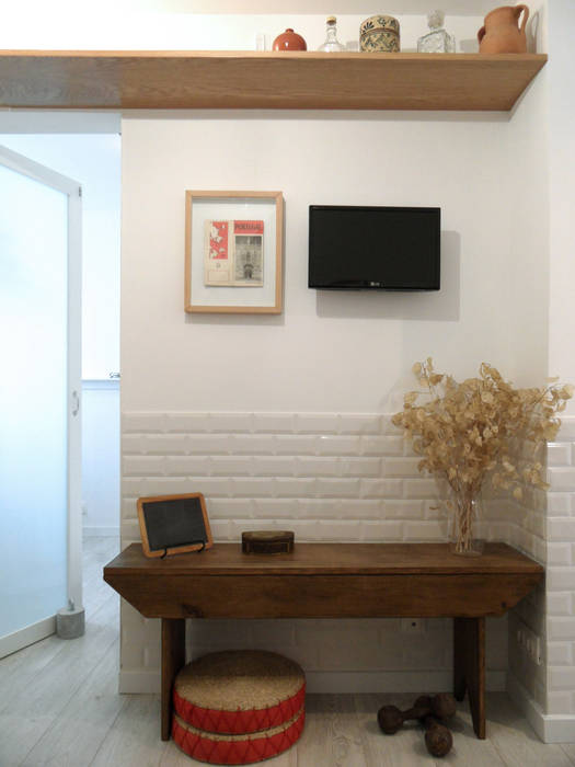 Remodelação T1 Alojamento Local . Alfama, atelier B-L atelier B-L Living room