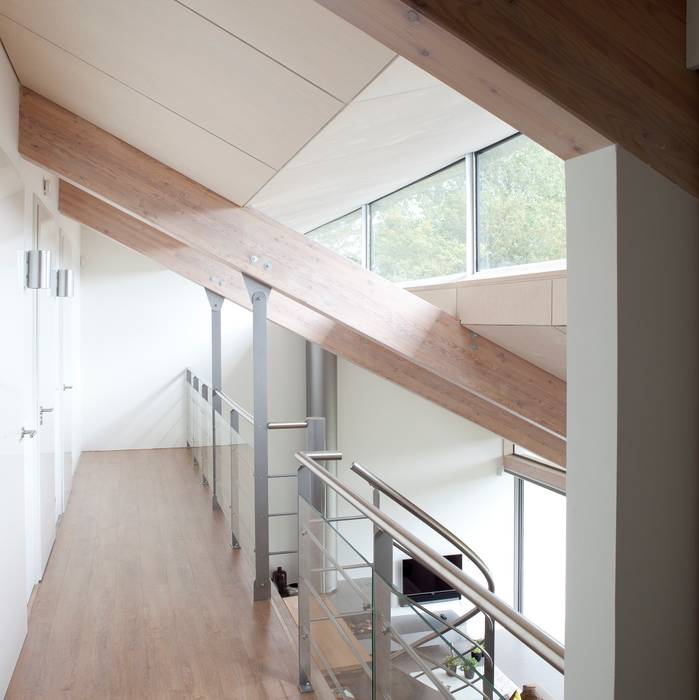 Woonhuis Oostkapelle, adsmeuldersarchitect adsmeuldersarchitect Modern Corridor, Hallway and Staircase