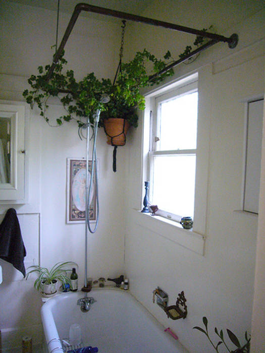 Natural bathroom Custom Media Casas de banho clássicas Decoração