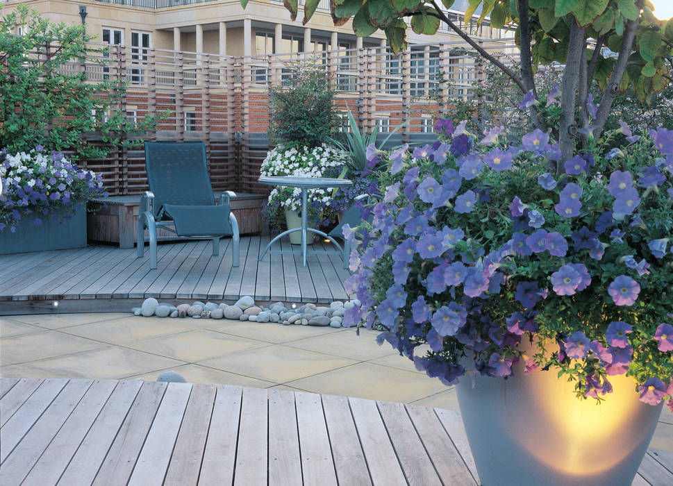 A Roof Garden, Chelsea, Bowles & Wyer Bowles & Wyer Balkon, Beranda & Teras Modern