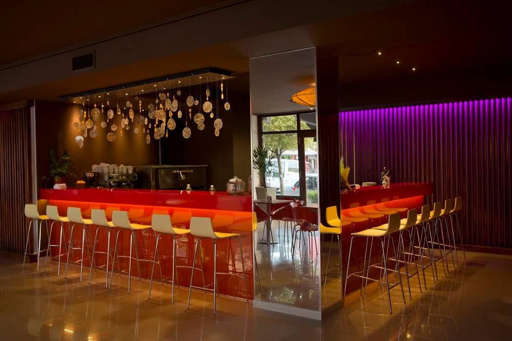 Shanti Bar Restaurant, Majo Barreña Diseño de Interiores Majo Barreña Diseño de Interiores Comedores modernos