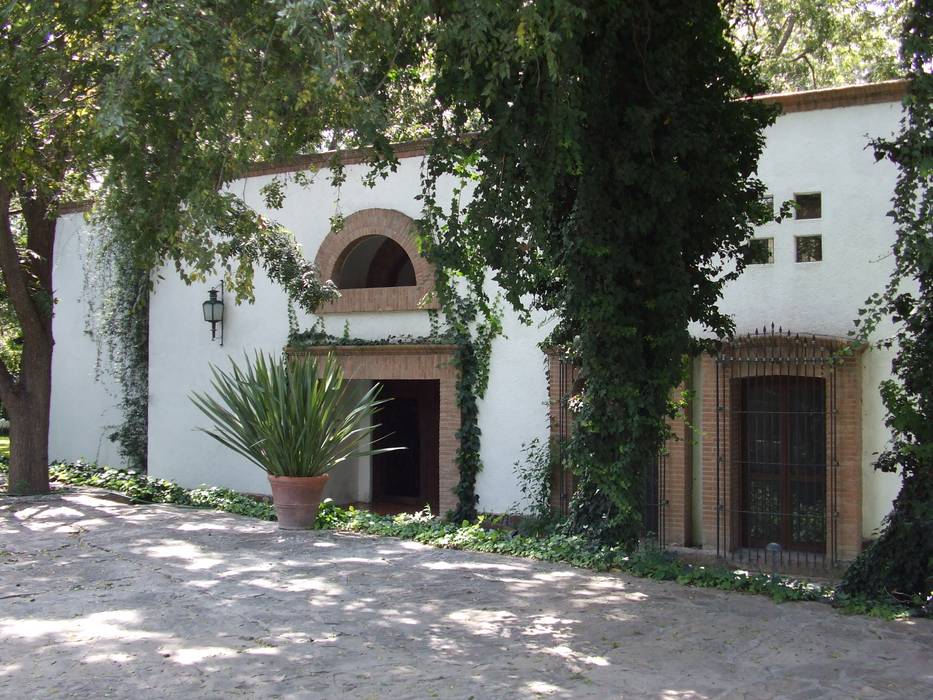 Casa Zertuche- El Saltillo, Moya-Arquitectos Moya-Arquitectos Moderne Häuser