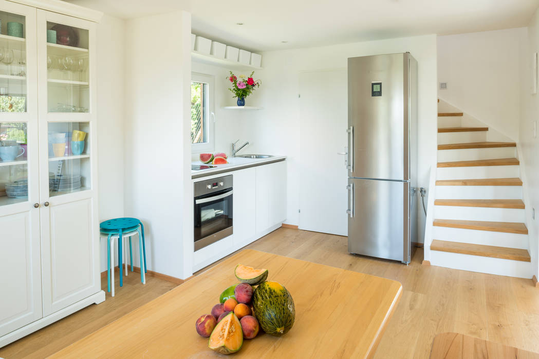 Wohnen im Sommerhause, UNA plant UNA plant Modern kitchen