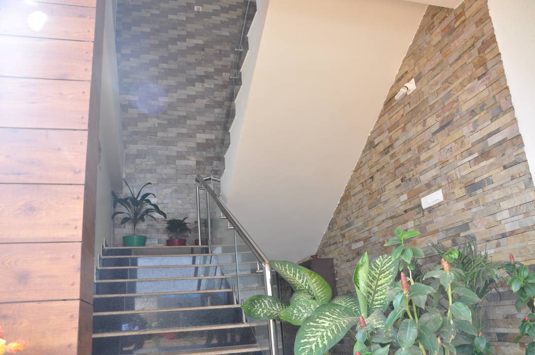 Dr.Z.S.'s Residential House, DESIGNER GALAXY DESIGNER GALAXY Couloir, entrée, escaliers modernes