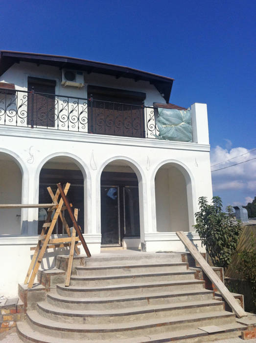 Дом в процессе реконструкции Rash_studio Терраса в средиземноморском стиле