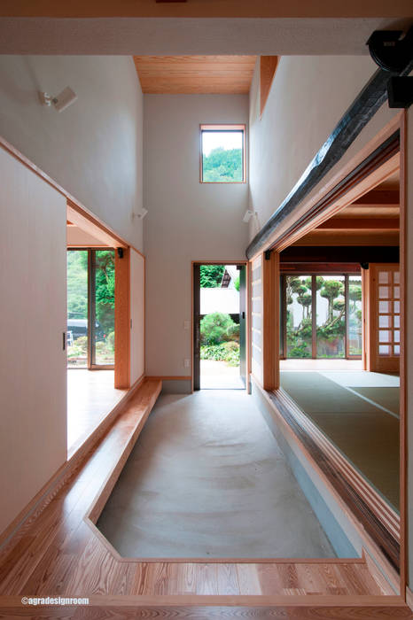 小里の家 (Casa ORI.....Renovación de KOMINKA (la casa antigua japonesa tradicional)), アグラ設計室一級建築士事務所 agra design room アグラ設計室一級建築士事務所 agra design room Дома в стиле кантри