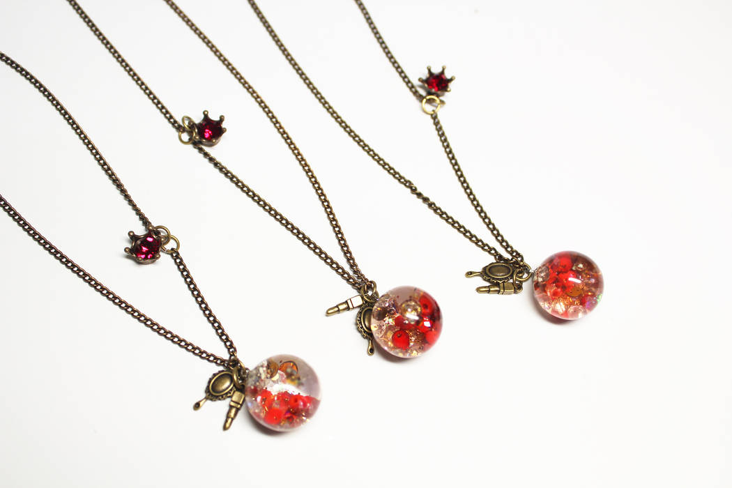 Luvin Waterball Accessoryㅡ1. Necklace, luvinball luvinball 모던스타일 주택 유리 Accessories & decoration