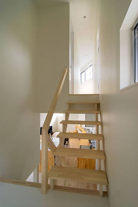 ハマノイエ, 関建築設計室 / SEKI ARCHITECTURE & DESIGN ROOM 関建築設計室 / SEKI ARCHITECTURE & DESIGN ROOM Modern Corridor, Hallway and Staircase