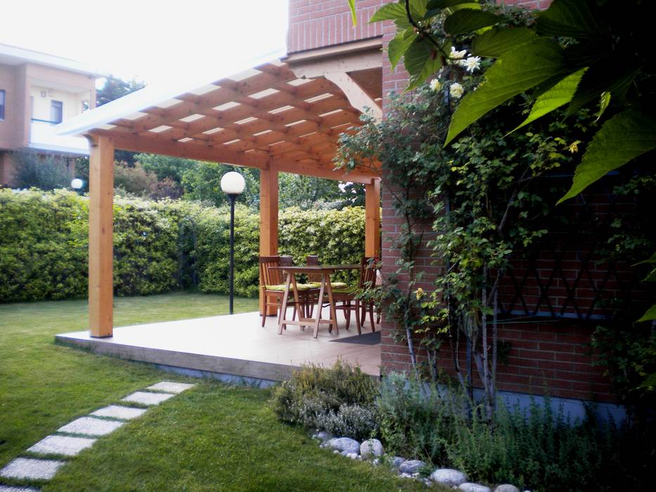 Villa con giardino, Studio dt Arch&Art Studio dt Arch&Art Тераса