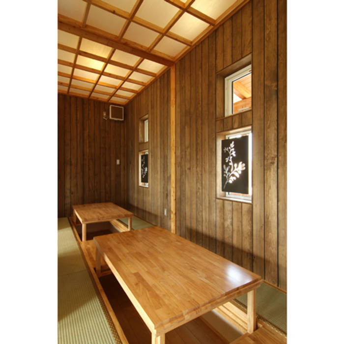 Y-SALON, 関建築設計室 / SEKI ARCHITECTURE & DESIGN ROOM 関建築設計室 / SEKI ARCHITECTURE & DESIGN ROOM Rustic style media room