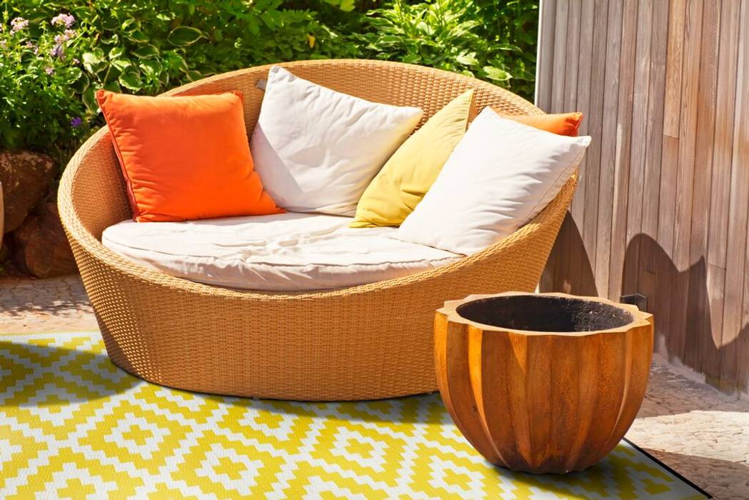 Yellow Nirvana Outdoor Plastic Rug homify Modern garden Plastic Accessories & decoration