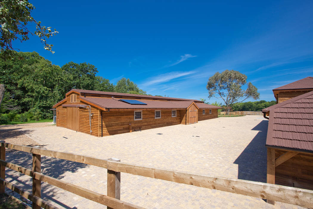 Garden House, C7 architects C7 architects Colonial style garage/shed