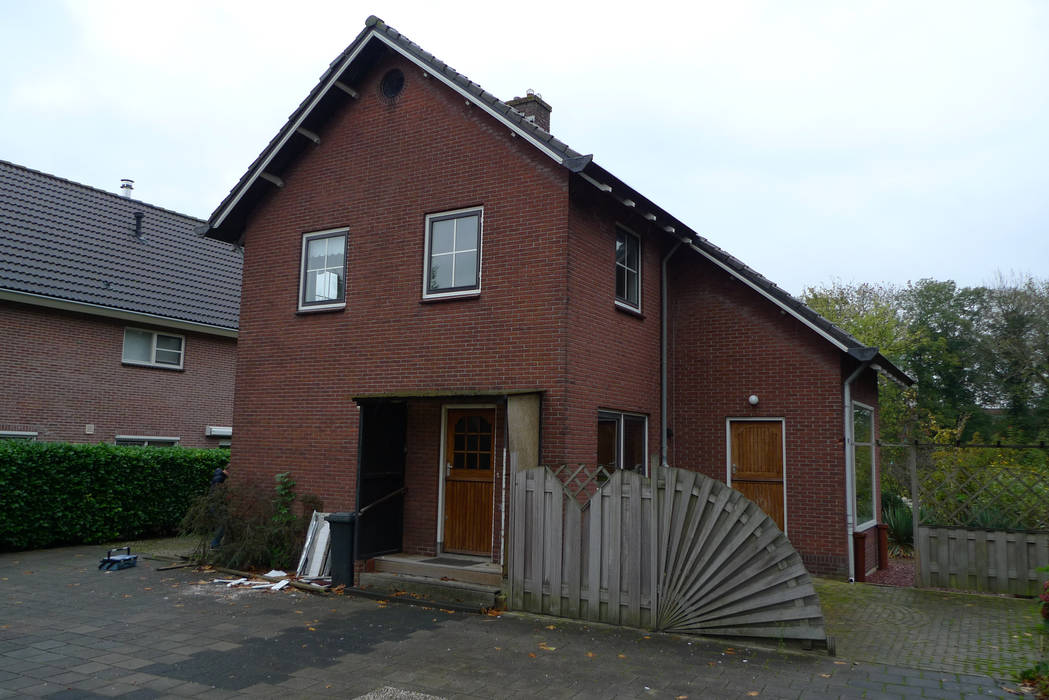 Renovatie en uitbreiding Jaren 50 woning, Newjoy concepts Newjoy concepts Nhà