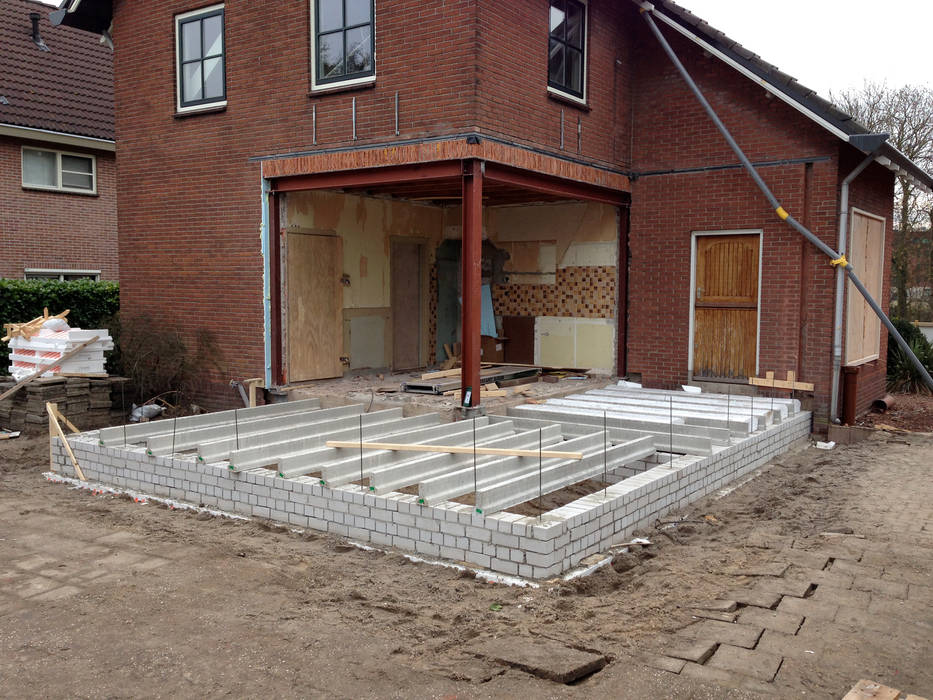 Renovatie en uitbreiding Jaren 50 woning, Newjoy concepts Newjoy concepts Casas modernas