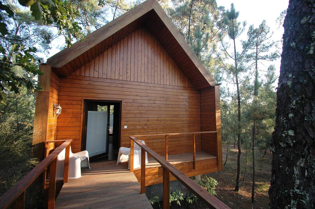 Casa em Cabeça Santa (Penafiel, Portugal), NORMA | Nova Arquitectura em Madeira (New Architecture in Wood) NORMA | Nova Arquitectura em Madeira (New Architecture in Wood) Rustieke huizen Massief hout Bont