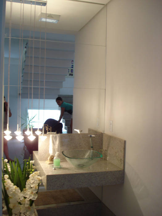 Hall do lavado Rodrigues&Coutinho Projetos, Engenharia e Decoração Corredores, halls e escadas modernos