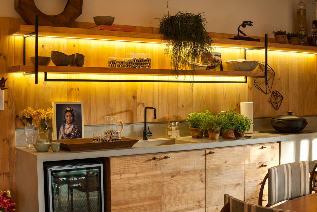 Casa Cor 2015/ A Casa da Gente, Marina Linhares Decoração de Interiores Marina Linhares Decoração de Interiores Tropical style kitchen