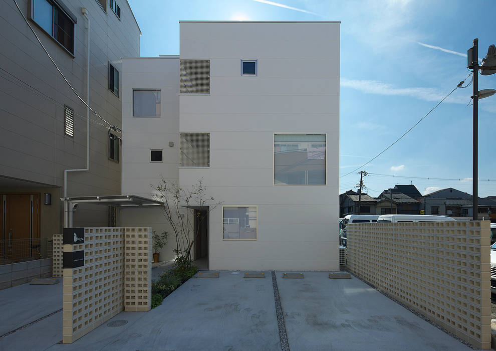 西田辺の家・ネコと夫婦の家, 大野アトリエ 大野アトリエ Casas estilo moderno: ideas, arquitectura e imágenes