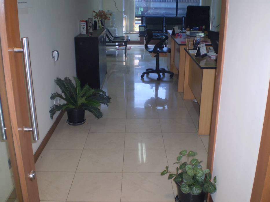 Private office of a Japanese client, Pune , DS DESIGN STUDIO DS DESIGN STUDIO Коммерческие помещения Офисы и магазины