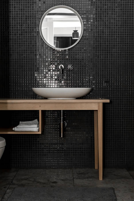 Guest bathroom Loft Kolasinski Baños de estilo escandinavo Azulejos