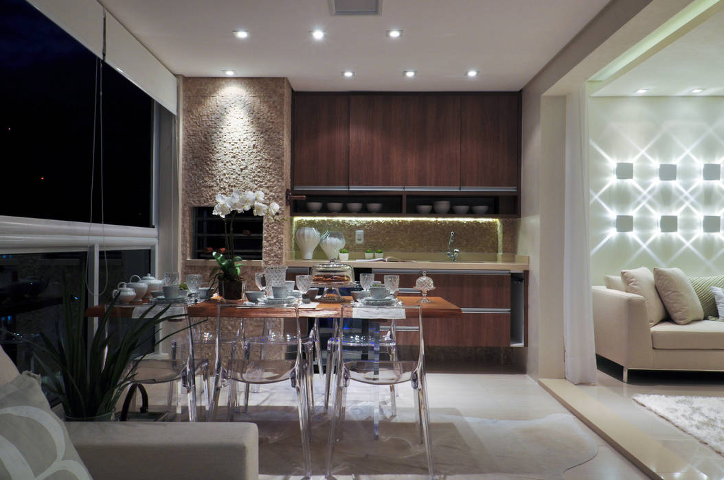 Iluminação de destaque em apartamento no litoral paulista , Guido Iluminação e Design Guido Iluminação e Design Cozinhas clássicas
