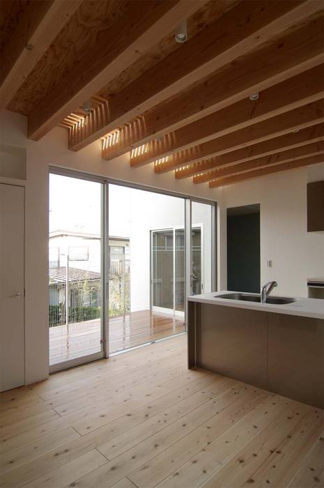 二俣川の家, ディンプル建築設計事務所 ディンプル建築設計事務所 モダンな キッチン 無垢材 多色