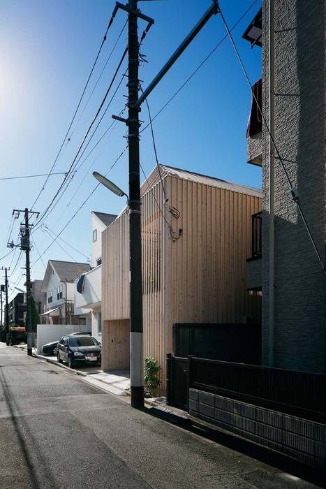 駒沢の家, ディンプル建築設計事務所 ディンプル建築設計事務所 モダンな 家 無垢材 多色