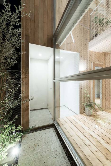 千歳烏山の家, ディンプル建築設計事務所 ディンプル建築設計事務所 Modern Corridor, Hallway and Staircase Solid Wood Multicolored