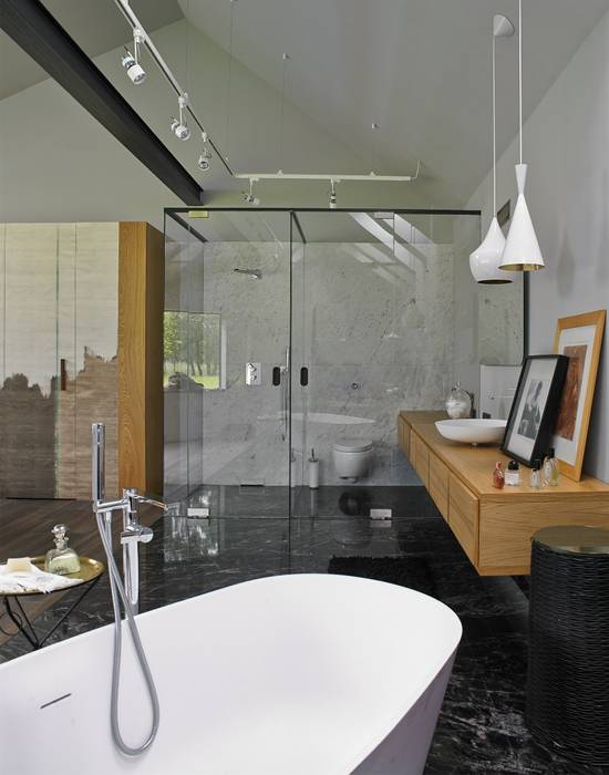 Dom, stando interior design stando interior design Modern Bathroom