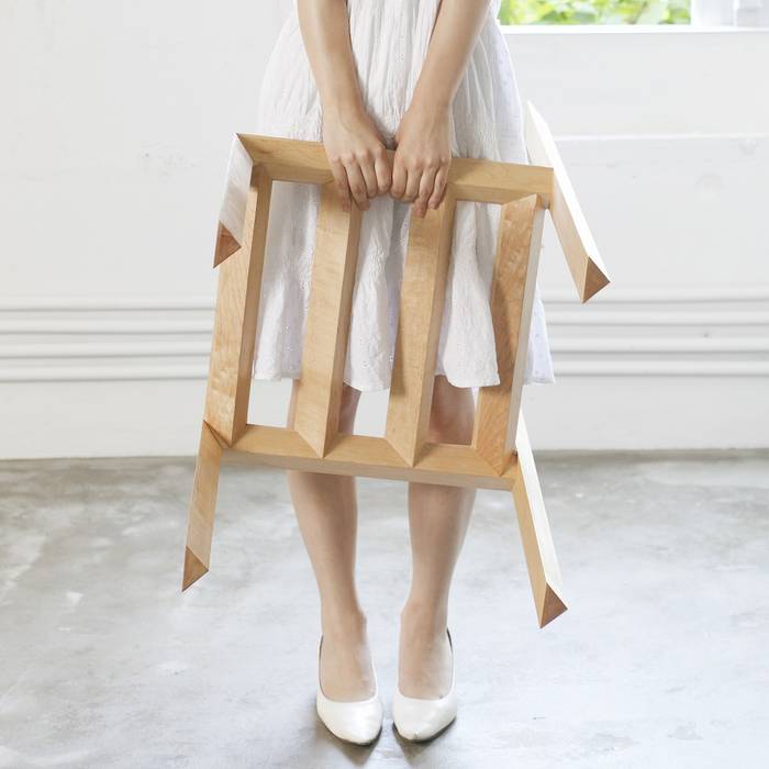 Shallow chair, ディンプル建築設計事務所 ディンプル建築設計事務所 Other spaces Solid Wood Multicolored Other artistic objects