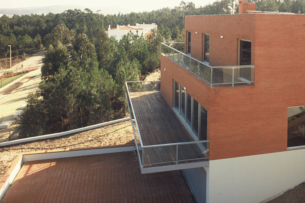 Casa Pinhal Verde , SAMF Arquitectos SAMF Arquitectos Casas modernas Tijolo