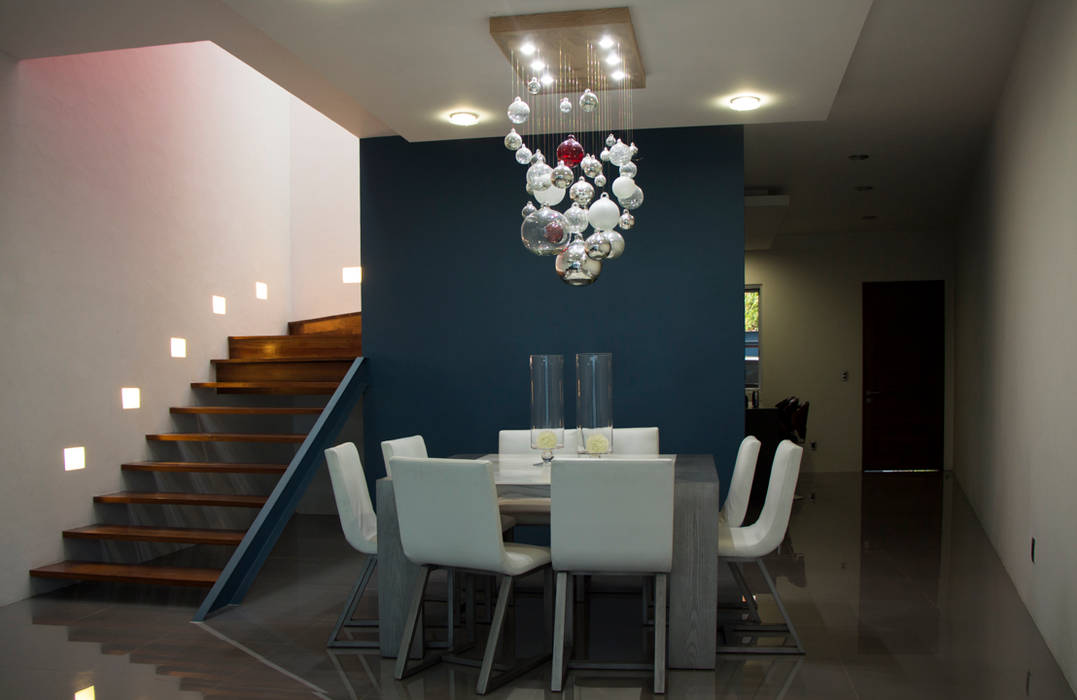 Salas de jantar modernas por INDICO Moderno