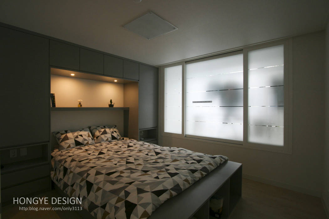 거실의 서재화 , 은혜로운 집 _ 25py, 홍예디자인 홍예디자인 Modern style bedroom