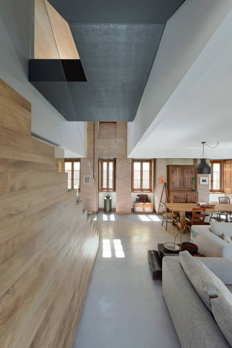 Modern corridor, hallway & stairs by Ricardo Moreno Arquitectos Modern