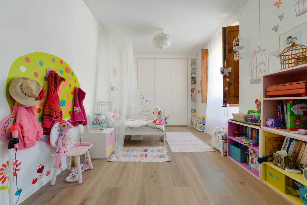 Casa Antiga de 1923, Ricardo Moreno Arquitectos Ricardo Moreno Arquitectos Modern nursery/kids room